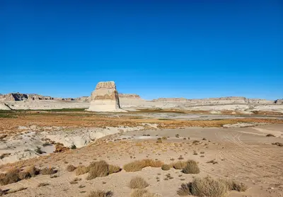 Lone Rock Beach Primitive Camping in Utah (52807912407)