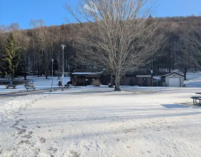 I-80 eb (PA) MP 270 rest area building, Feb. 2025