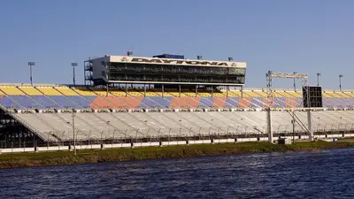 Tribune 2 - panoramio