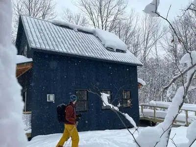 Grout Pond Hut