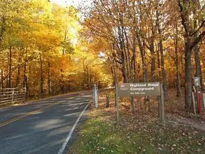 HIGHLAND RIDGE -entrance