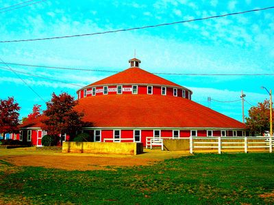 World's largest Round Barn - panoramio