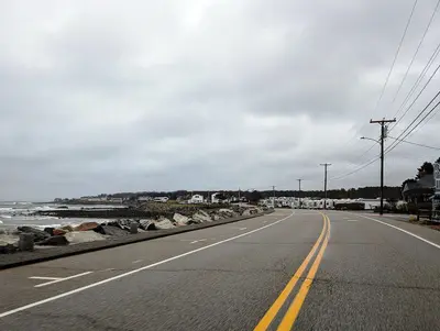 US 1A sb, York Beach, ME (3), April 2025