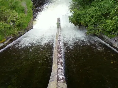 Forde Lake Spillway 2010 - panoramio