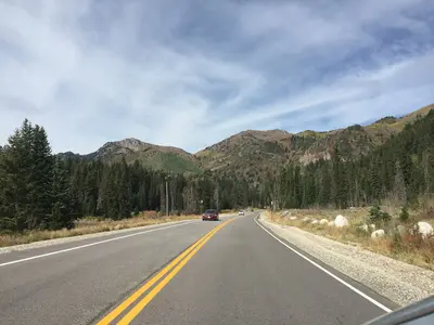 2015-09-29 12 09 29 View west along Big Cottonwood Canyon Road (Utah State Route 190) about 11.4 miles east of Interstate 215 in Salt Lake County, Utah