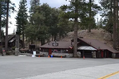 Crystal-lake-snack-bar