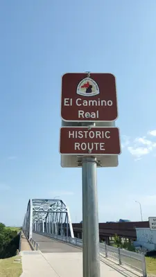 Montopolis Bridge NPS signage for El Camino Real de los Tejas Trail