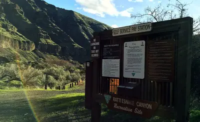 Deschutes Wild and Scenic River -- Rattlesnake Canyon (26216245534)