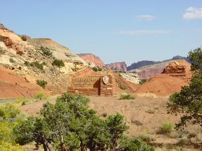 Capitol Reef, Rd 24 - panoramio