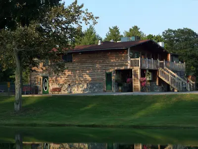 Thunder Bay Golf Resort, The Loft Clubhouse Bar ^ Grill - panoramio