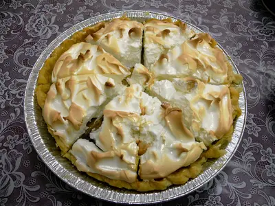 Sour cream and raisin pie