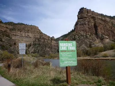 Hanging Lake Trail dyeclan.com - panoramio