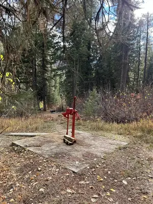 Hand water pump