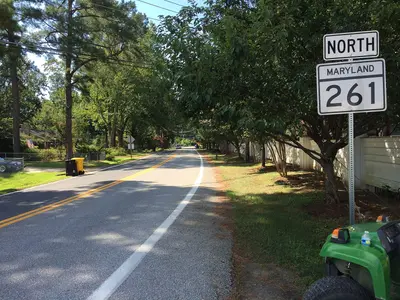 2016-08-19 10 27 08 View north along Maryland State Route 261 (Lake Shore Drive) at Alabama Avenue in Rose Haven, Anne Arundel County, Maryland