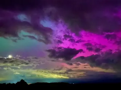 A once in a lifetime aurora experience in the mountains of southern Virginia!!!! (53712402137)