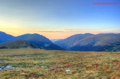 Dawn Over The Mountains (139646931)