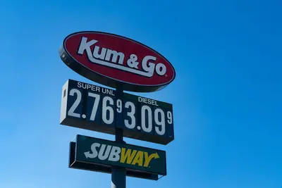 Kum & Go Gas Station in Iowa (31055361028)