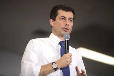 Pete Buttigieg (49382661412)