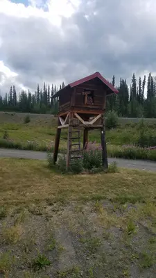 Ranch House Lodge Bear Cache