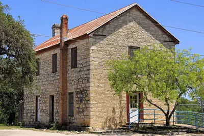 Former bandera county courthouse