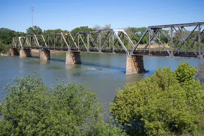 Tehama Railroad Bridge-L1003233