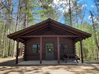 Tom's Lake Cabin