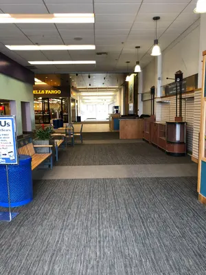 Anchorage mall (40131130040)