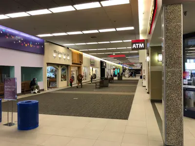 Anchorage mall (27068472917)