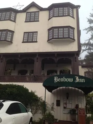 Benbow Inn-entrance