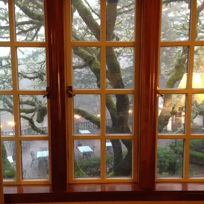 Benbow Inn window looking out to patio