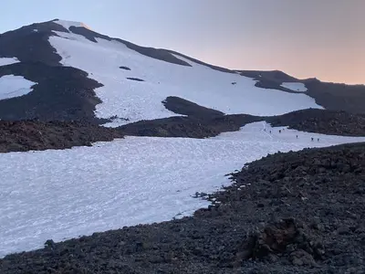 Mountaineers head for the summit of Mount Adams 01