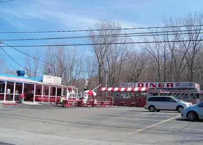 Sally's All American Diner - panoramio