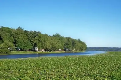 View of Potter’s North campground loop water edge.