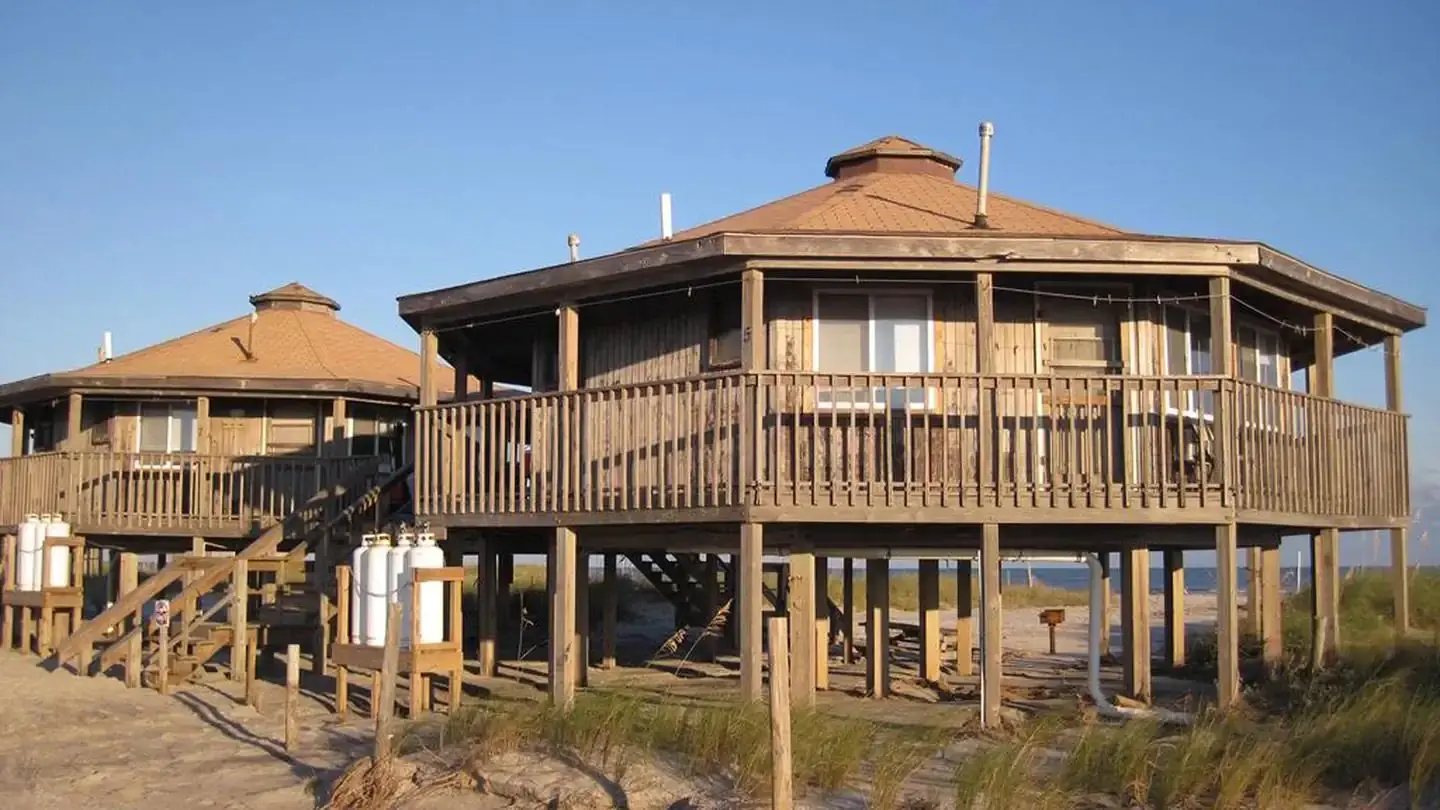 Long Point Cabins 5,6,7 and 8 with the beach in the background