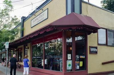Lampliter Gallery Cafe (14861993440)