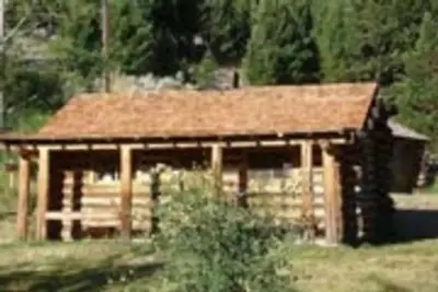 BIRCH CREEK CABIN b