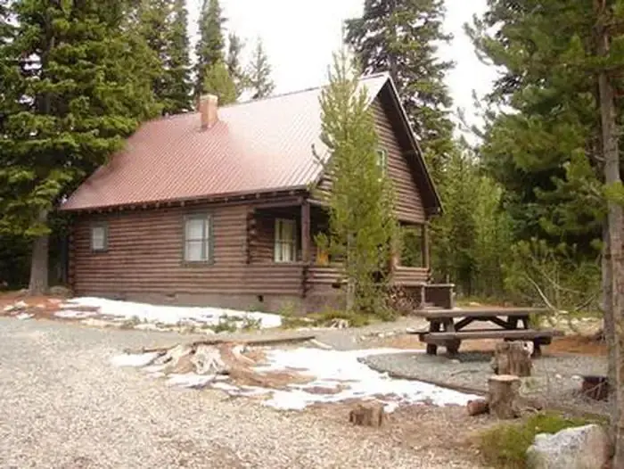 Anthony lake guard station12
