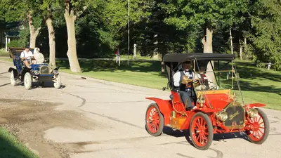 1905 & 1910 Buick (29015353075)