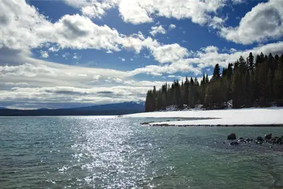 Crescent Lake in winter, Oregon - Flickr - Bonnie Moreland (free images)
