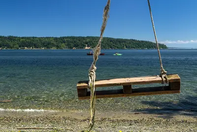 Sunny day on Puget Sound (28314436166)