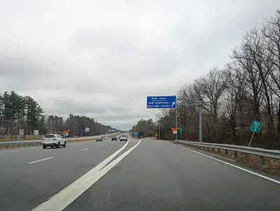 I-95 (MA) nb at NH welcome center ramp, April 2025