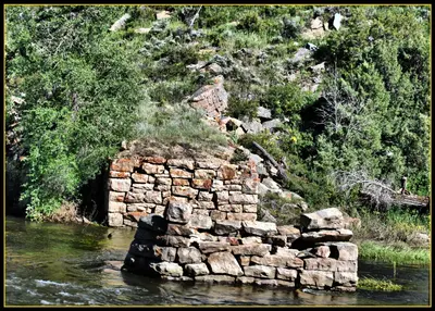 Old bridge @ Hot Sulphur Springs Colorado - panoramio
