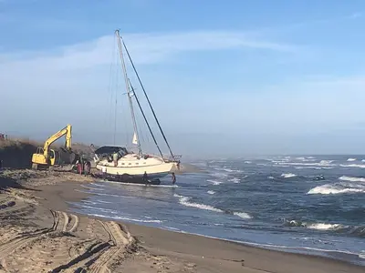 Sailing vessel Alhambra removal 12-15-2021 (51749338008)