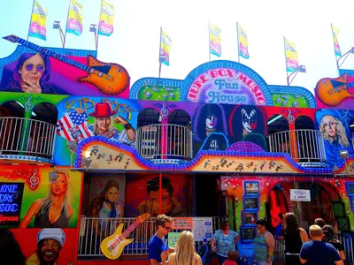 Juke Box Music Fun House - panoramio (1)