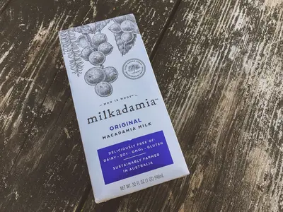 Milkadamia Macadamia Milk (34785407926)