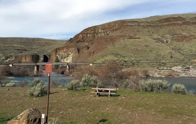 Deschutes Wild and Scenic River -- White River (26786922366)