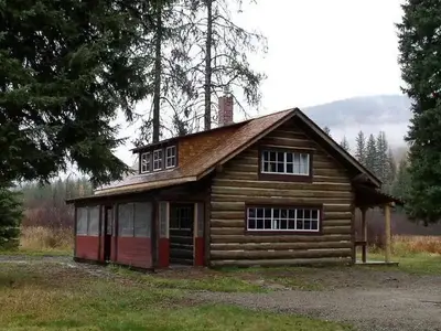 Upper Ford Ranger Station