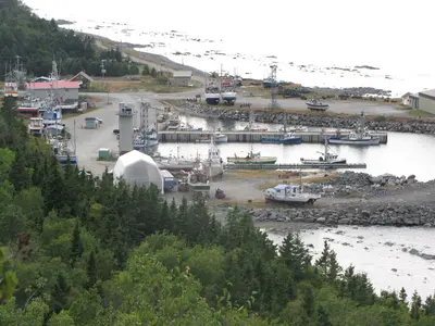 Le port de Cap-Chat vu de la halte routière en bordure de la route ^132, à l'est de Cap-Chat, Qc - panoramio (1)