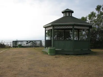 Halte routière en bordure de la route ^132, à l'est de Cap-Chat, Qc - panoramio