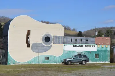 Grand Guitar closer